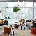 Hotel Moxy 4*