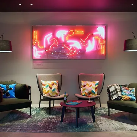 Hotel Moxy 3*