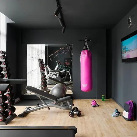 Moxy Hotel 3*