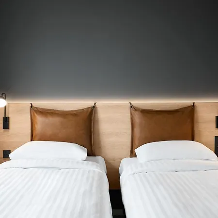 Moxy 4* Bristol